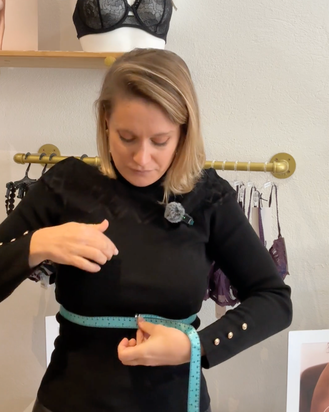 Prendre ses mesures à la maison : étape 1, mesurer précisément le tour de dos.