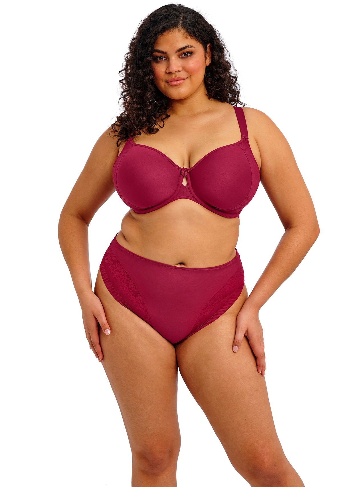 NERINA_ROUGE_UW-MOULDED-SPACER-BRA_EL302710_HIGH-LEG-BRIEF_EL302753_F_TRADE_WEB_AW25 porte fond blanc face