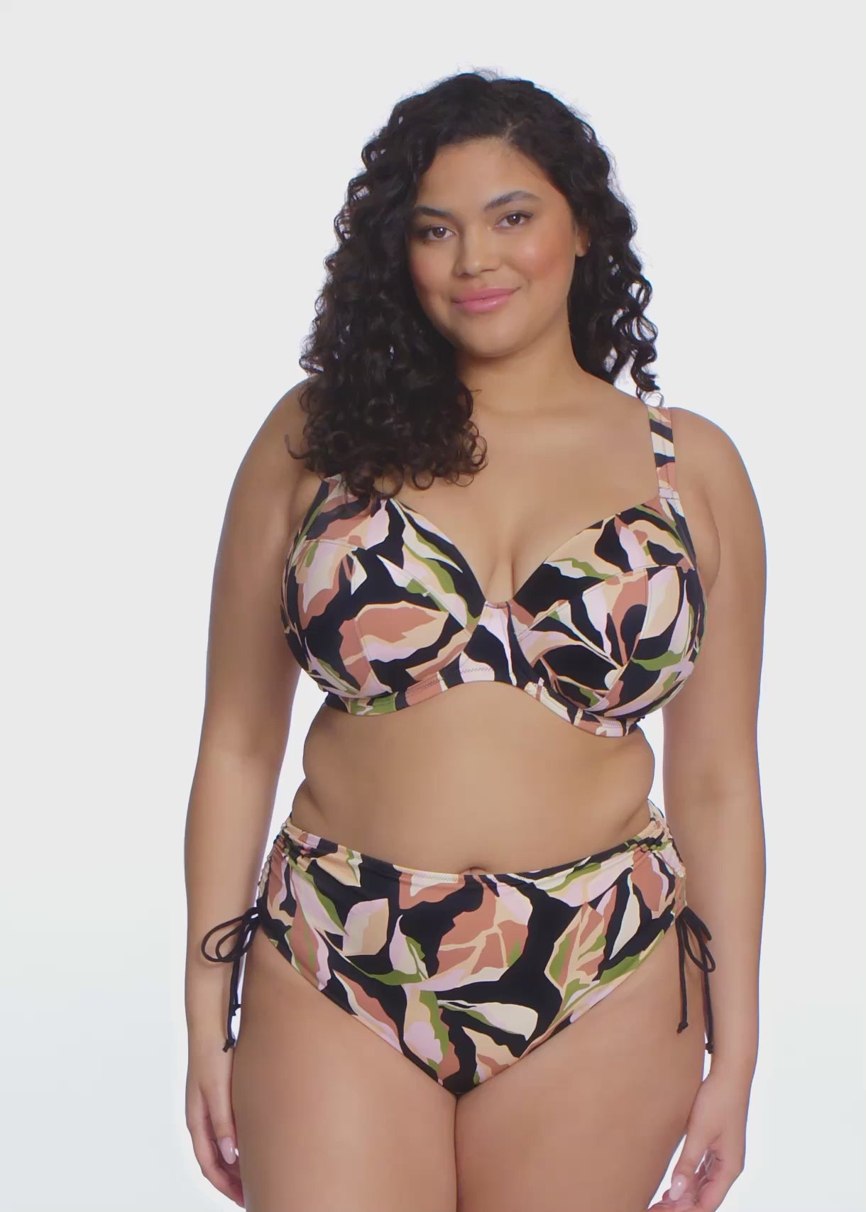 Charger la vidéo : Haut de maillot de bain soutien-gorge décolleté plongeant avec armatures - OCEAN AVENUE - Elomi