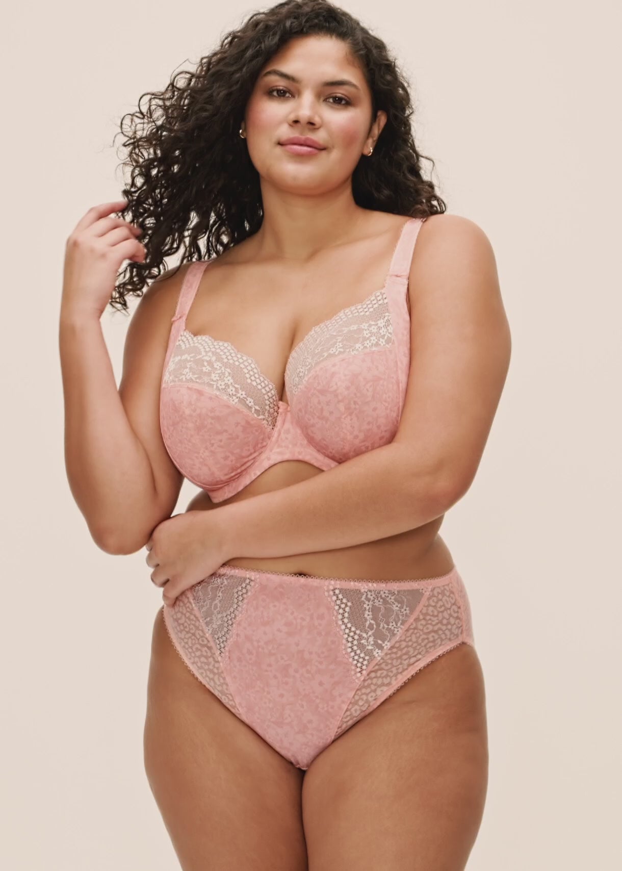 Charger la vidéo : Soutien-gorge armatures plongeant - LUCIE -Elomi