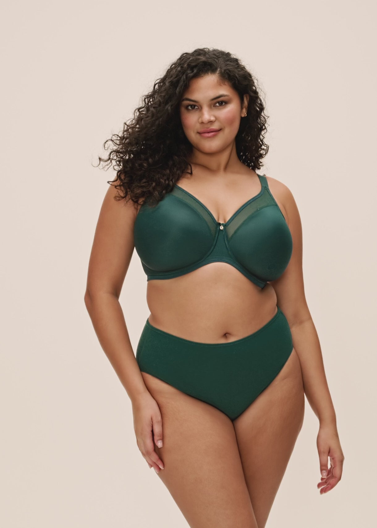 Charger la vidéo : Soutien-gorge moulé avec armatures - SMOOTH - Elomi