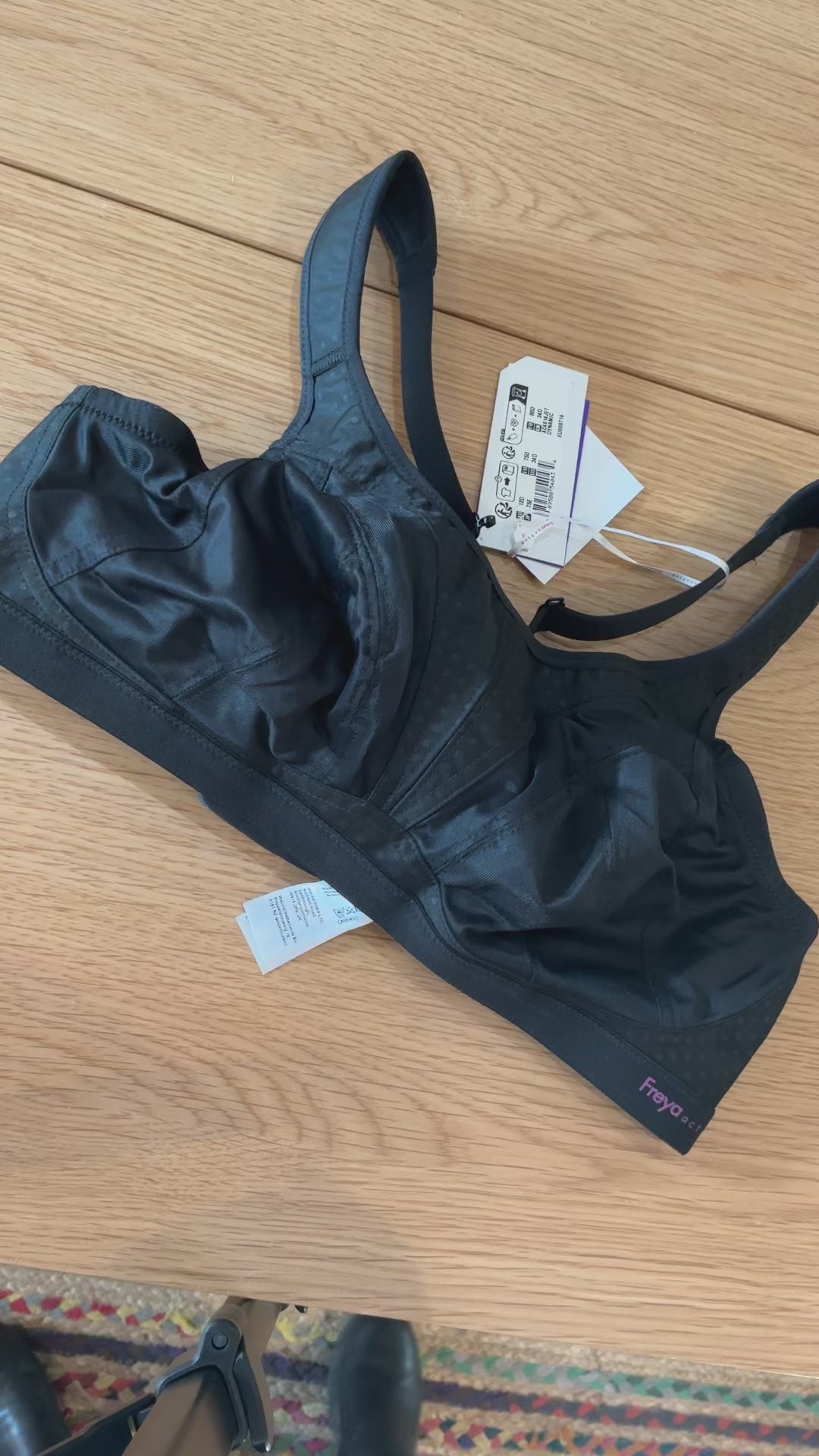 Charger la vidéo : Soutien-gorge de sport sans armatures -  DYNAMIC - Freya