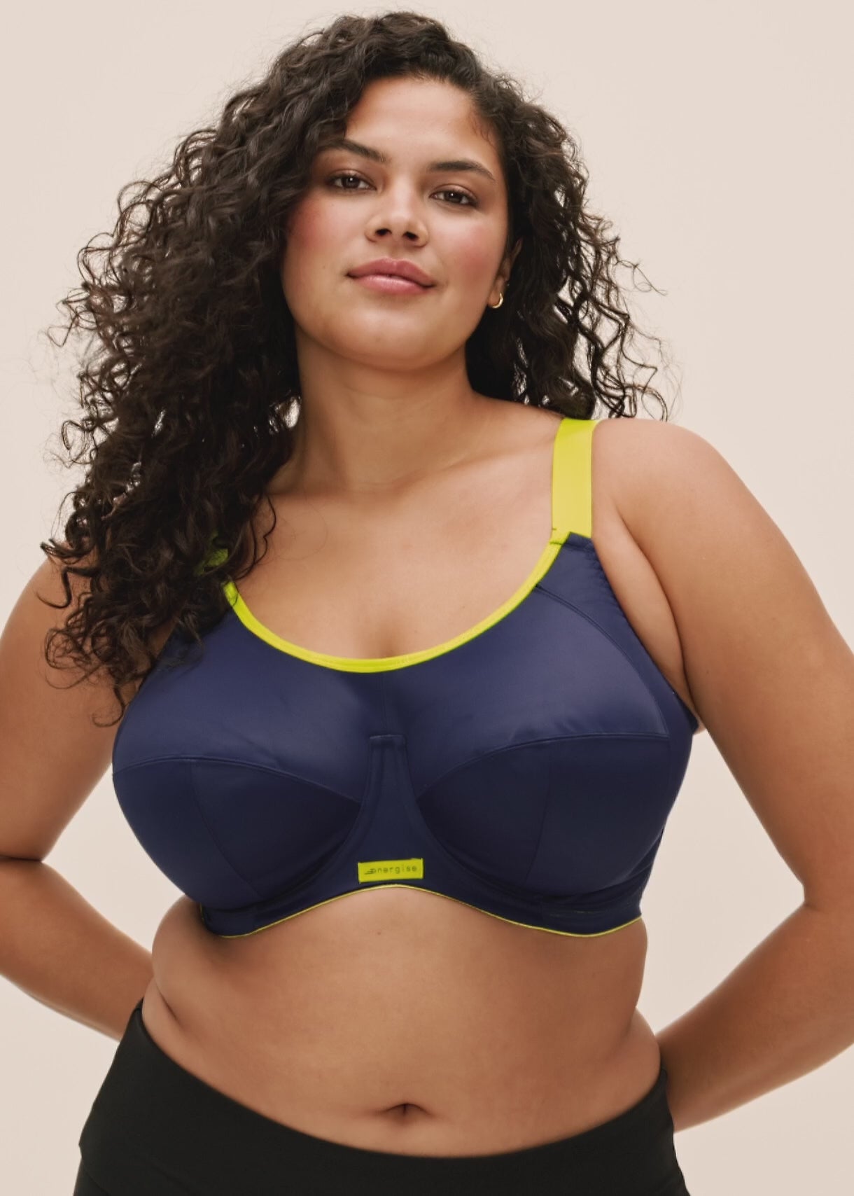 Charger la vidéo : Soutien-gorge de sport avec armature - ENERGISE - Elomi