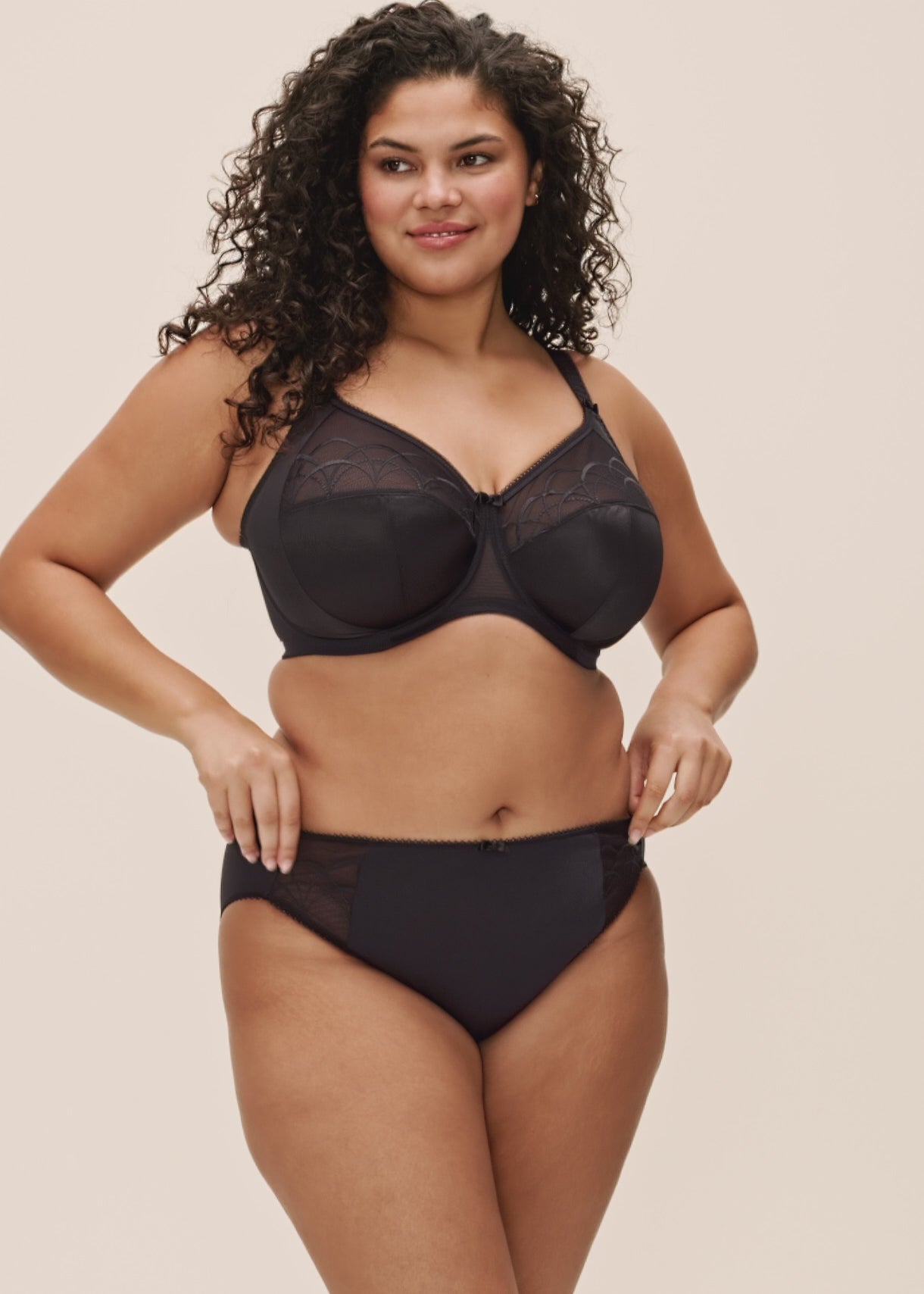 Charger la vidéo : Soutien-gorge avec armature - CATE - Elomi