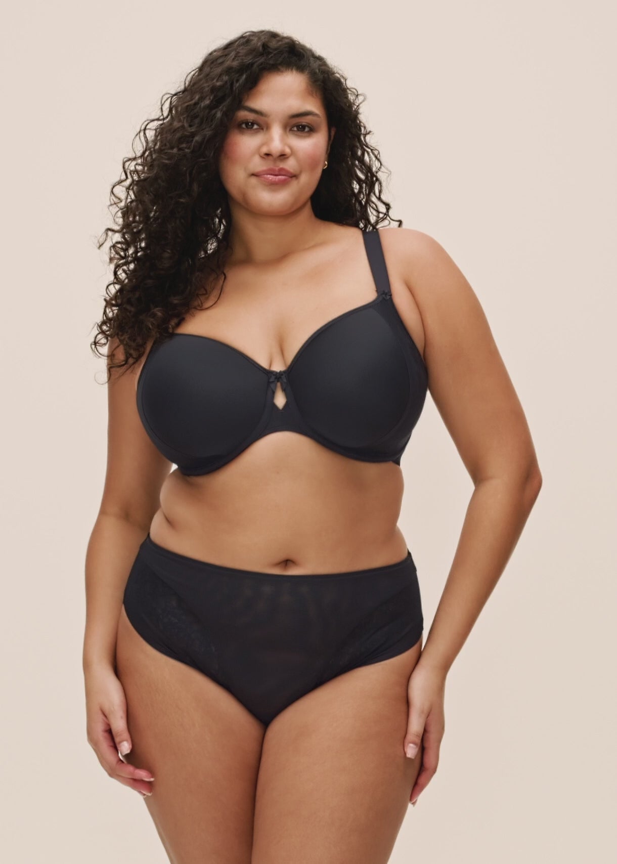 Charger la vidéo : Soutien-gorge - Moulé spacer armatures - NERINA - Elomi