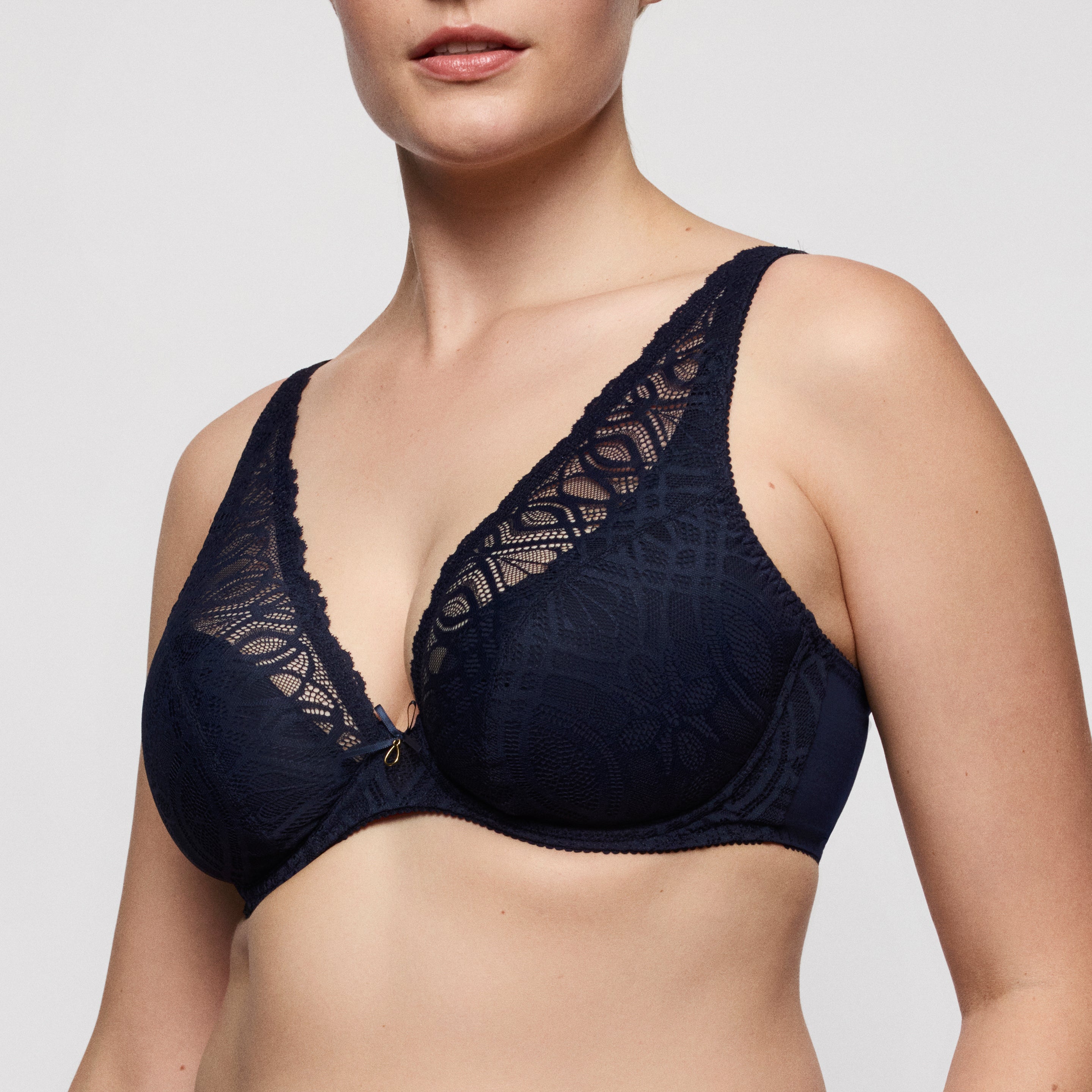 Soutien-gorge avec armature demi mousse plongeant - SALERNO - PrimaDonna