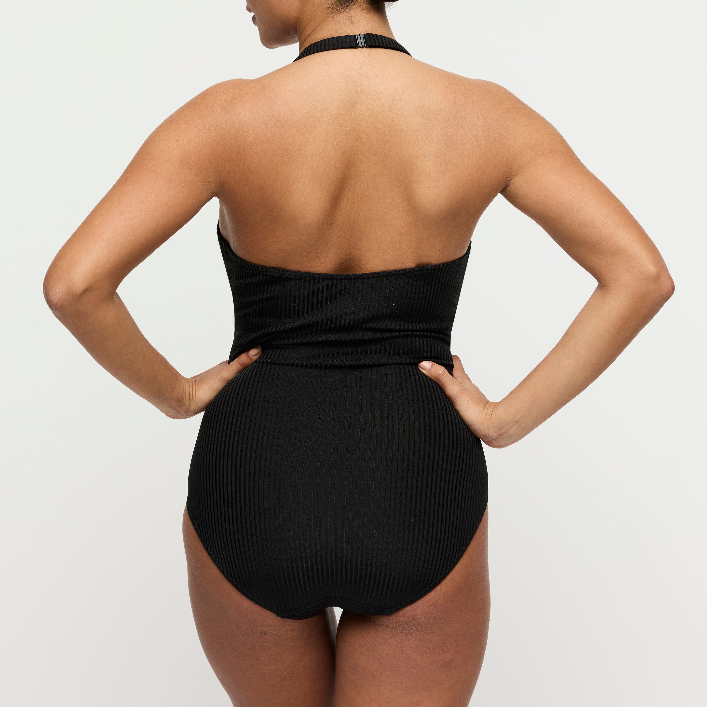 Maillot de bain 1 pièce avec armatures emboitant décolleté cache coeur - DELRAY - PrimaDonna